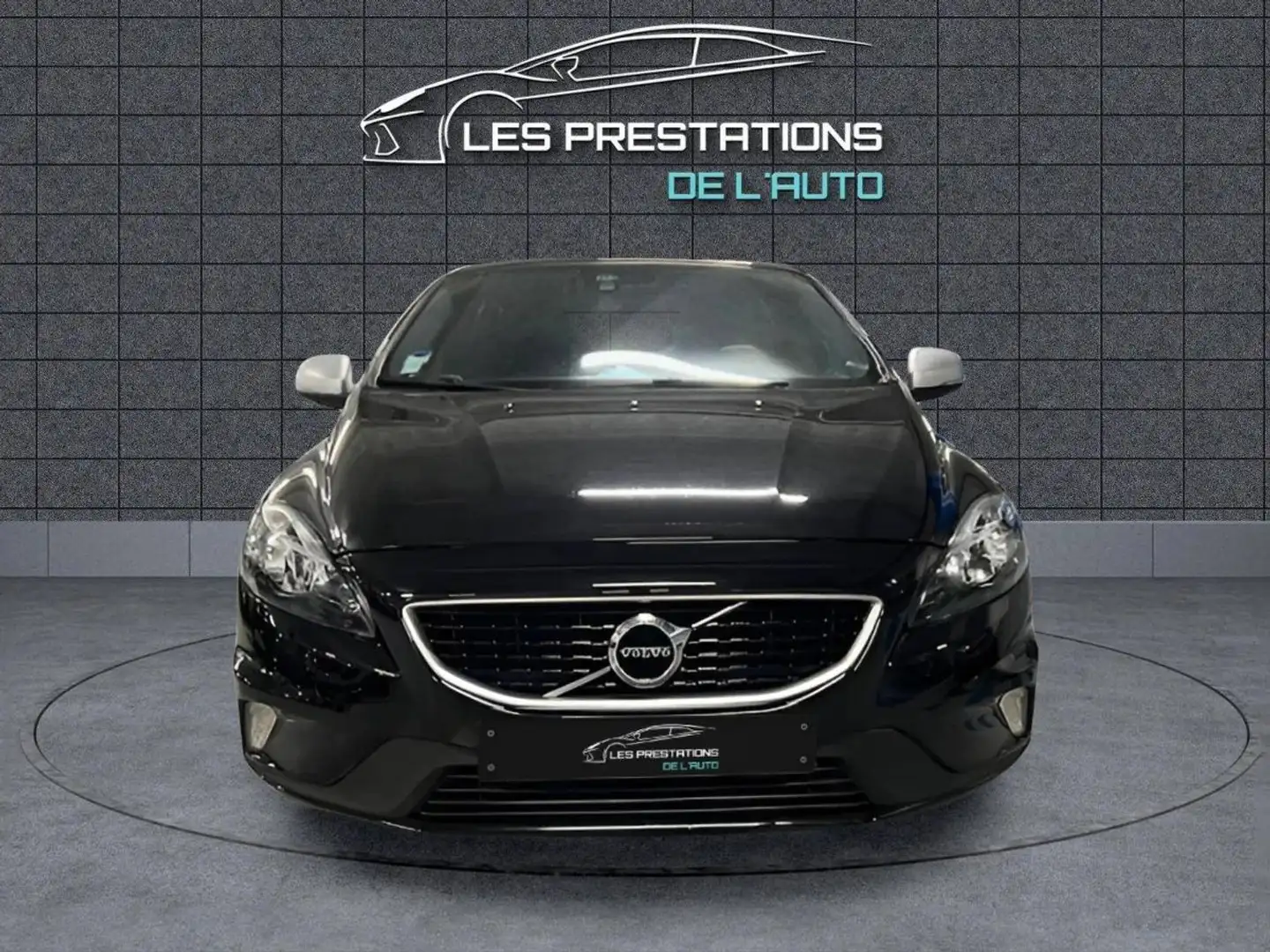 Volvo V40 II D2 120ch R-Design Noir - 2