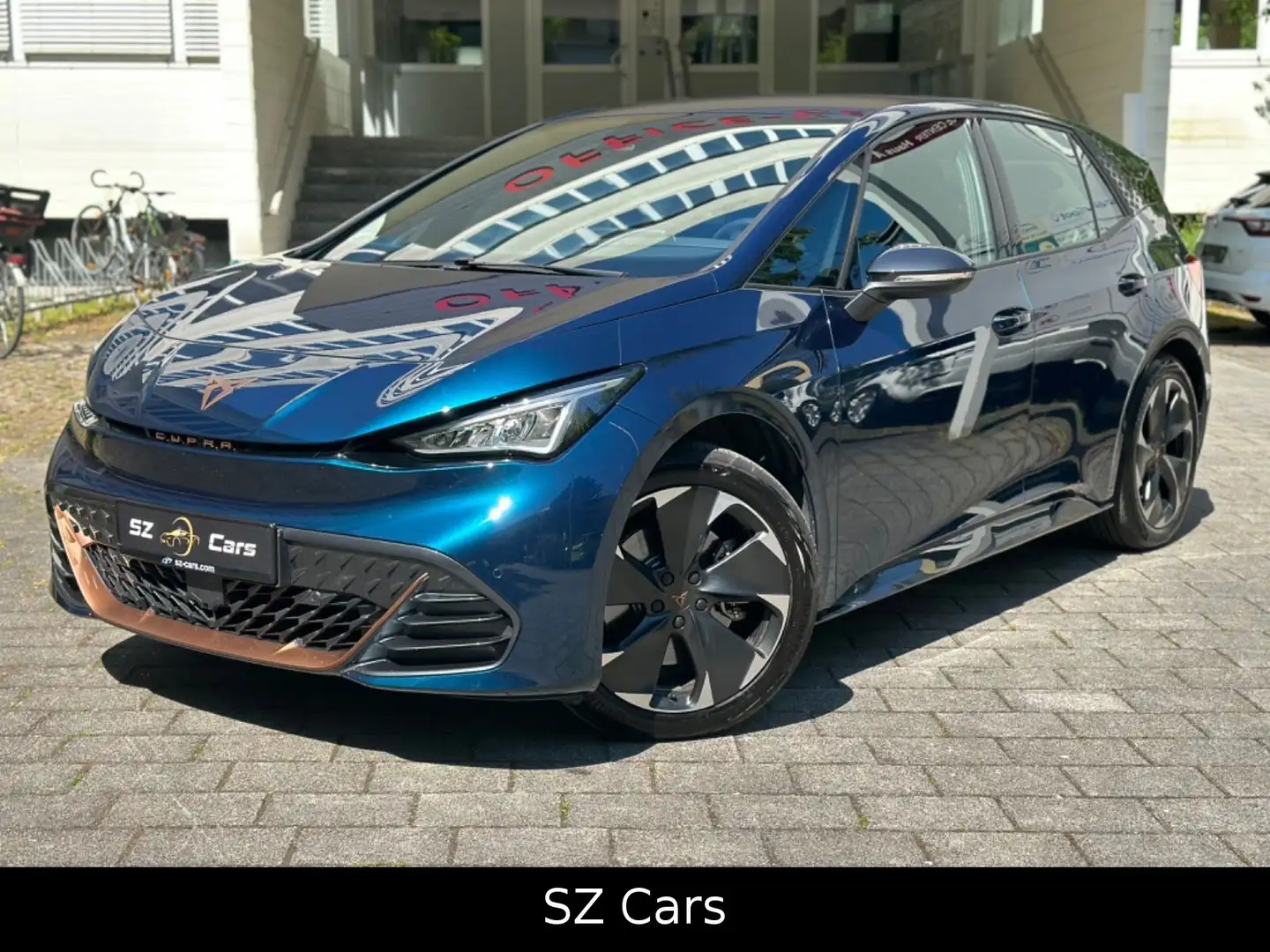 CUPRA Born 170 kW*Keyless-Go*SHZ*1 Hand* Синий - 1