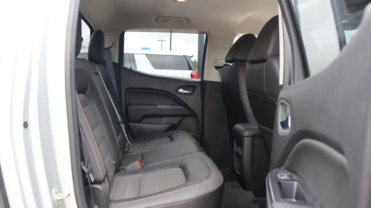 GMC Canyon photo GMC Canyon