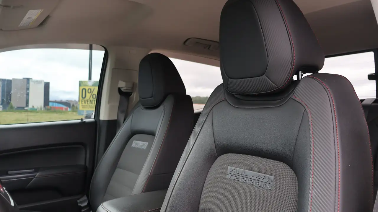 GMC Canyon photo GMC Canyon
