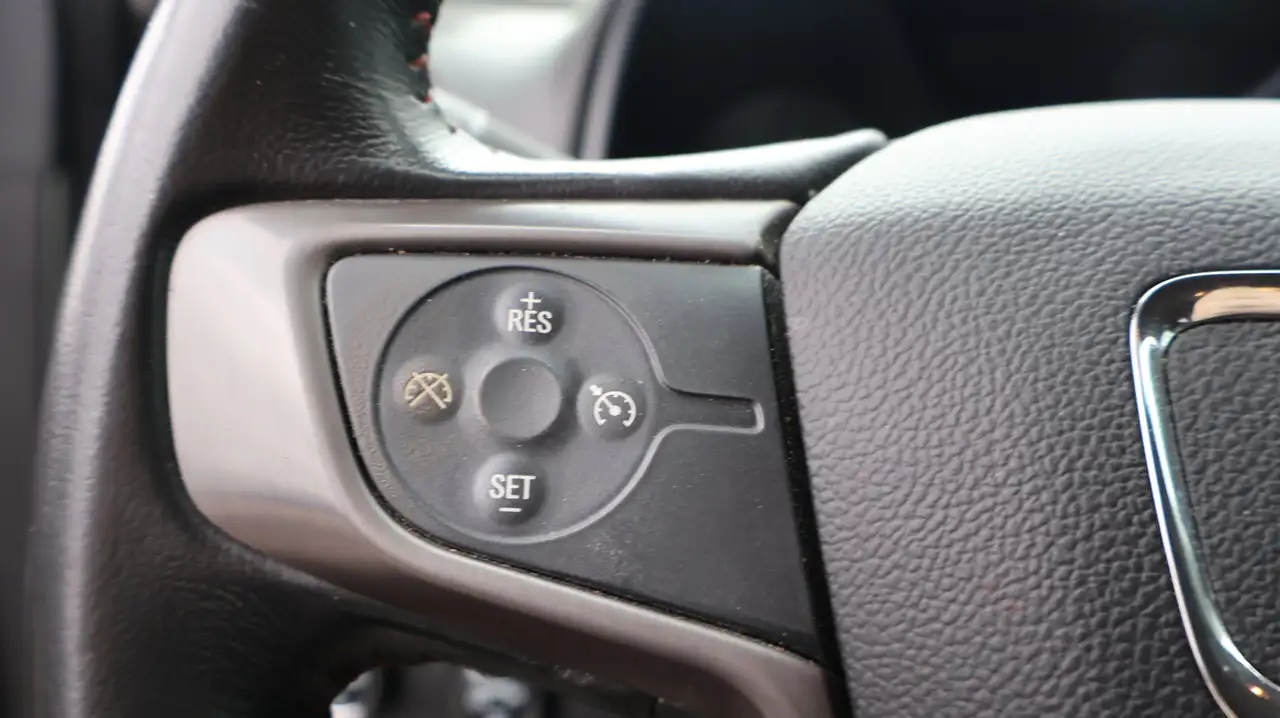 GMC Canyon photo GMC Canyon
