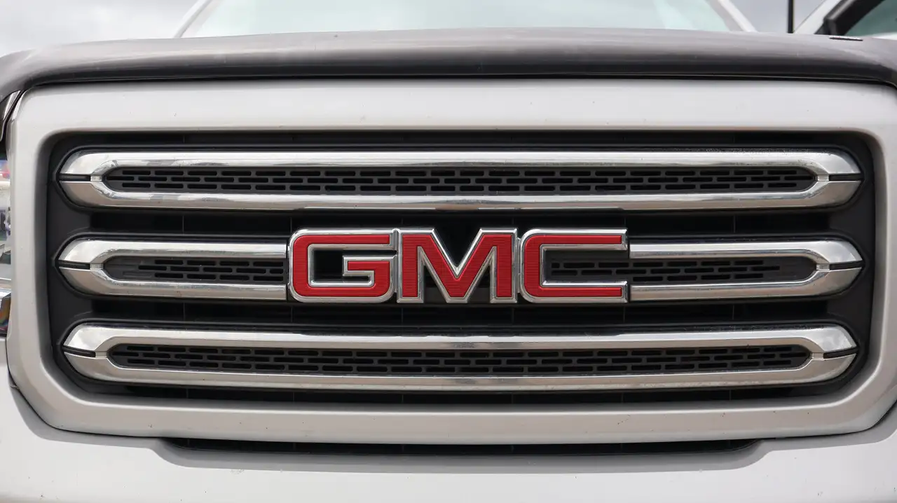 GMC Canyon photo GMC Canyon