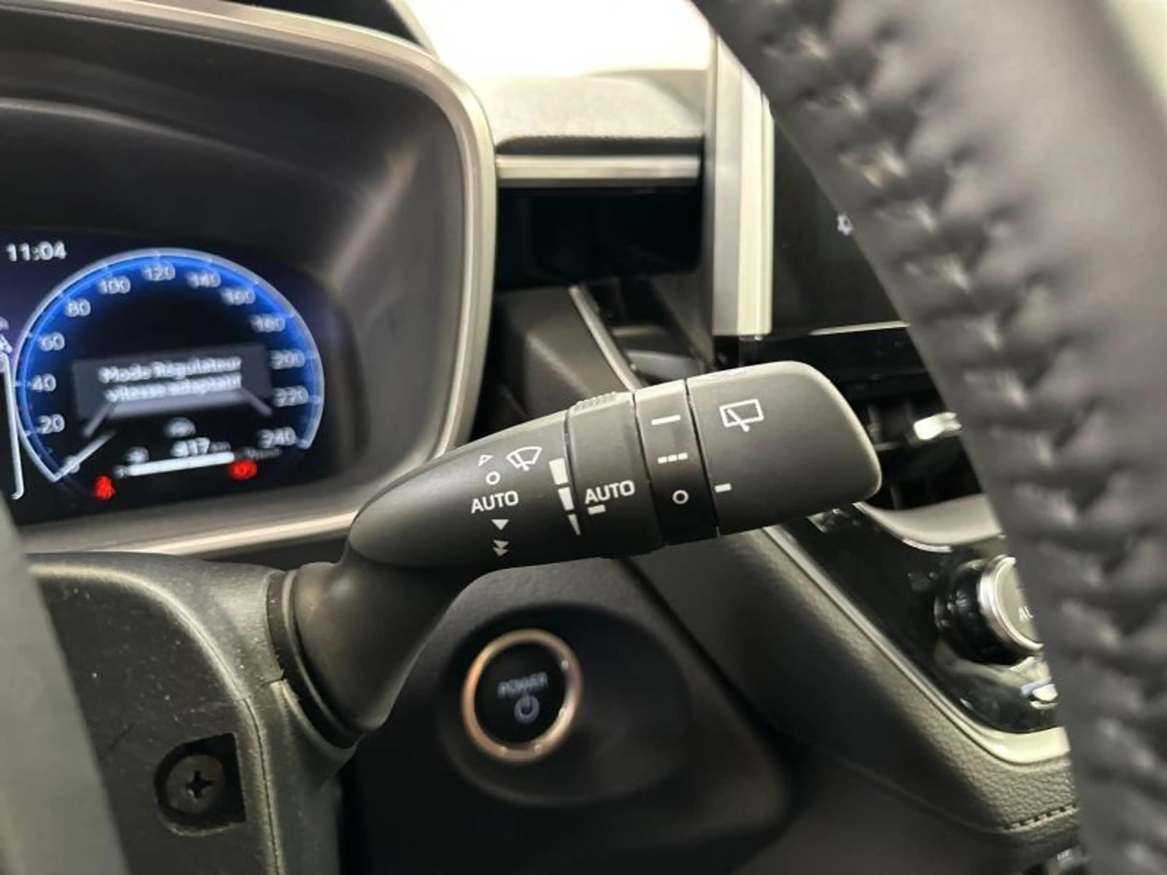 Toyota Corolla Cross Premium — photo 21