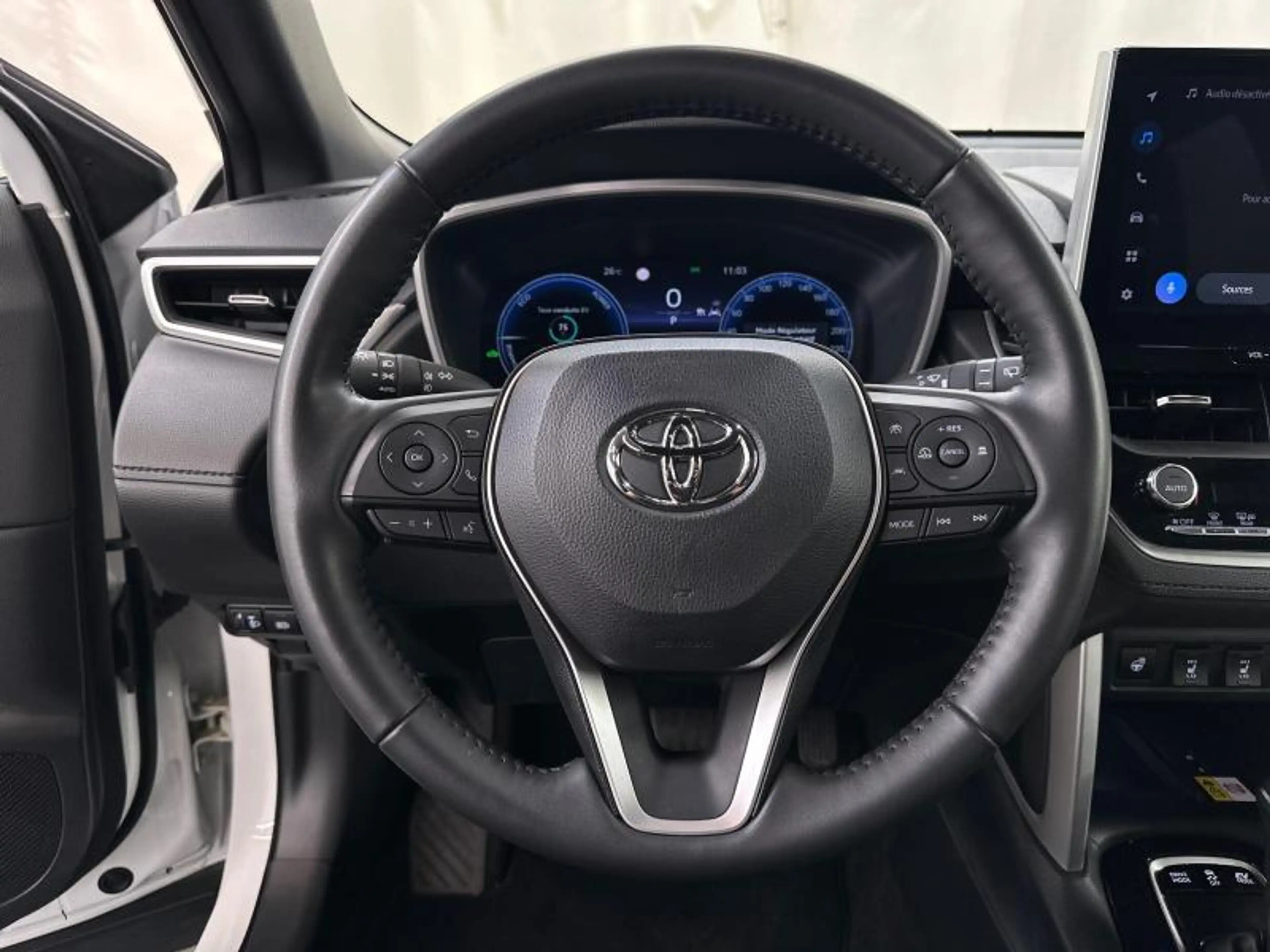 Toyota Corolla Cross Premium — photo 20