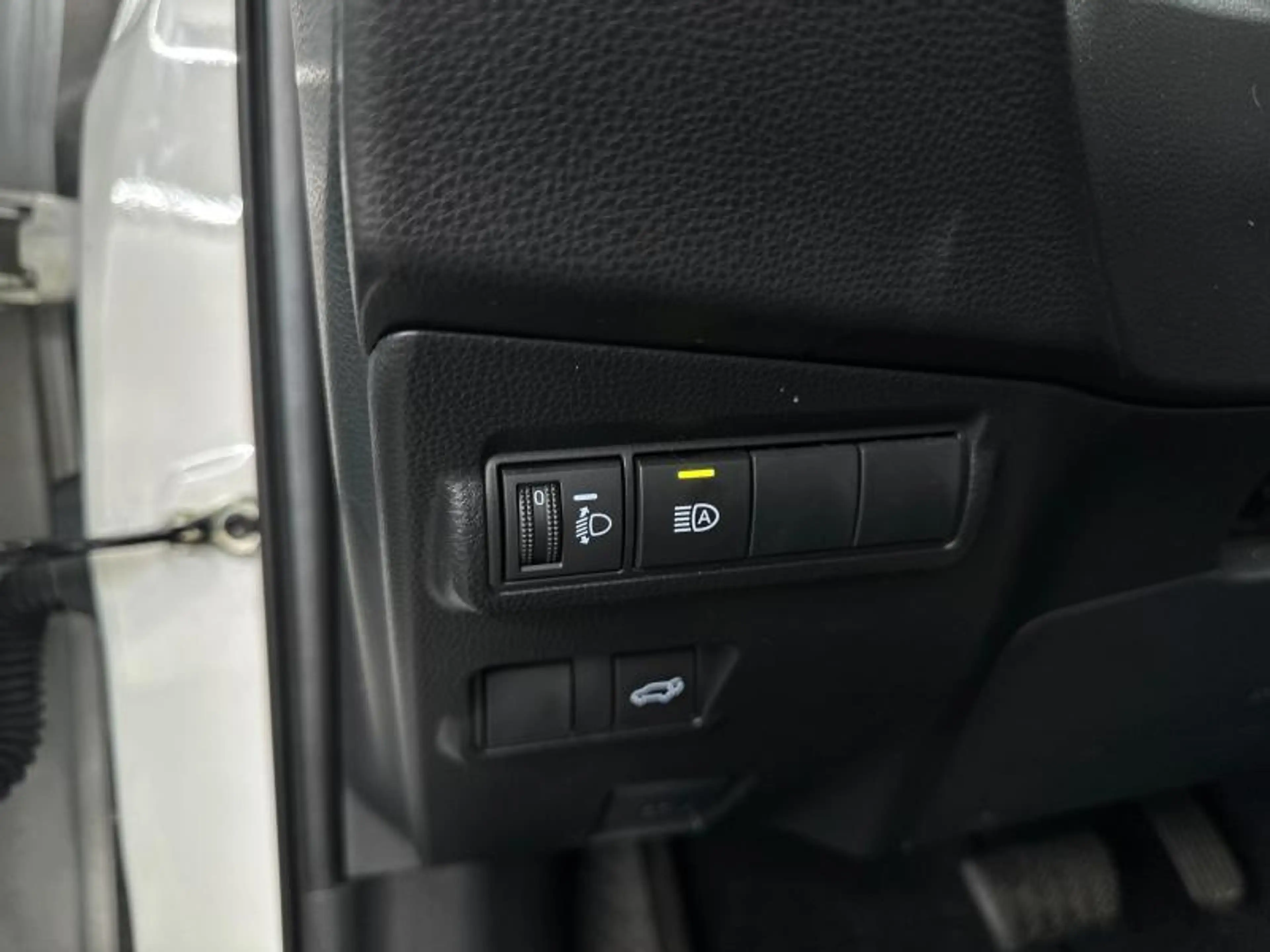 Toyota Corolla Cross Premium — photo 23