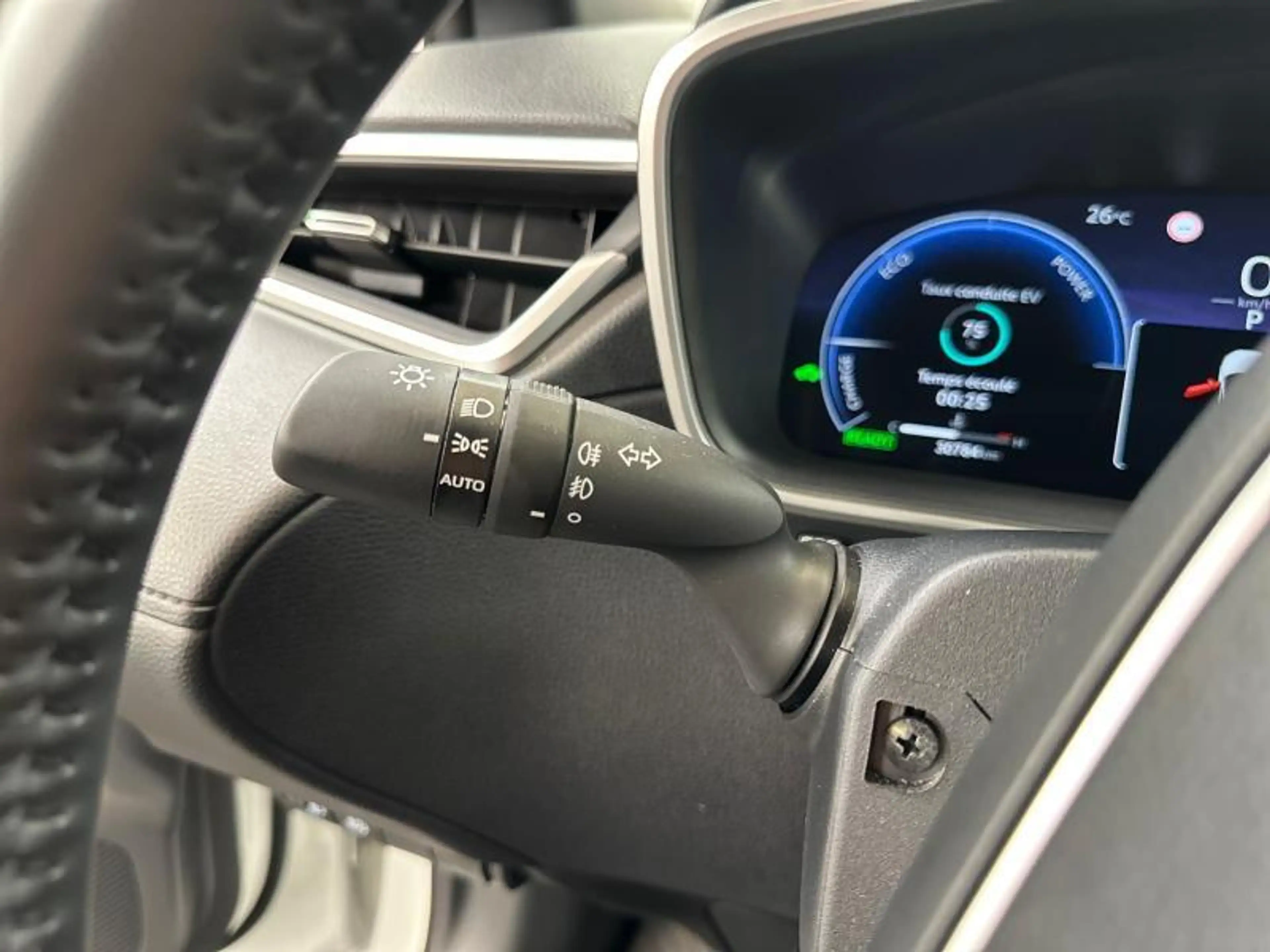 Toyota Corolla Cross Premium — photo 22
