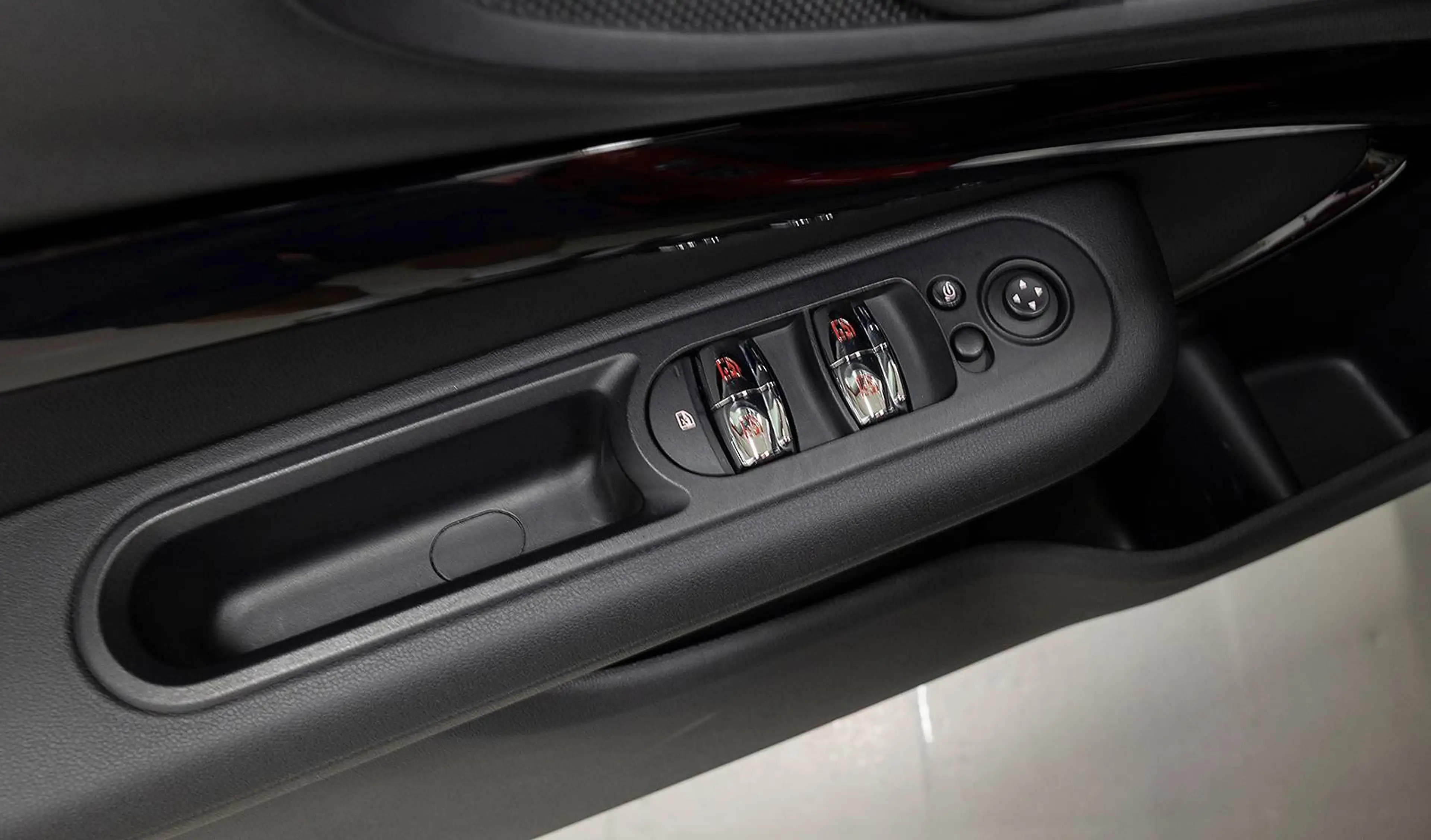MINI Cooper SD Clubman All4 CHILLI JCW SPORT SAG LED NAV-XL AG TEMP PANO KEY DAB 18" — photo 8