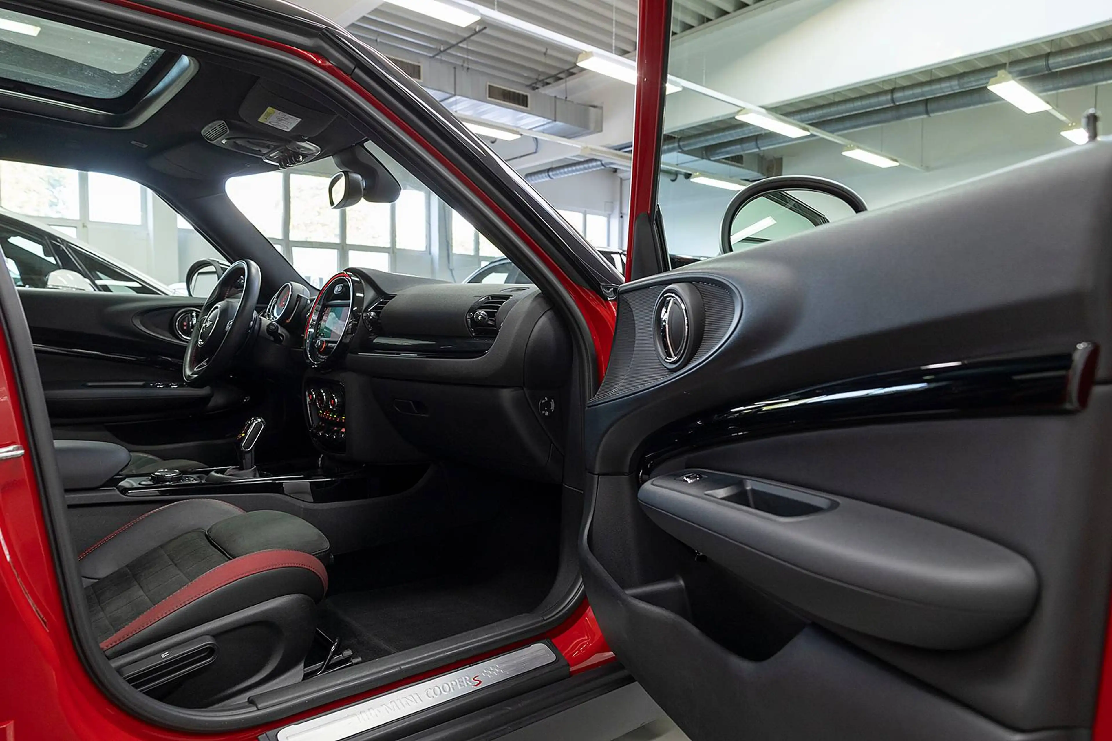 MINI Cooper SD Clubman All4 CHILLI JCW SPORT SAG LED NAV-XL AG TEMP PANO KEY DAB 18" — photo 15