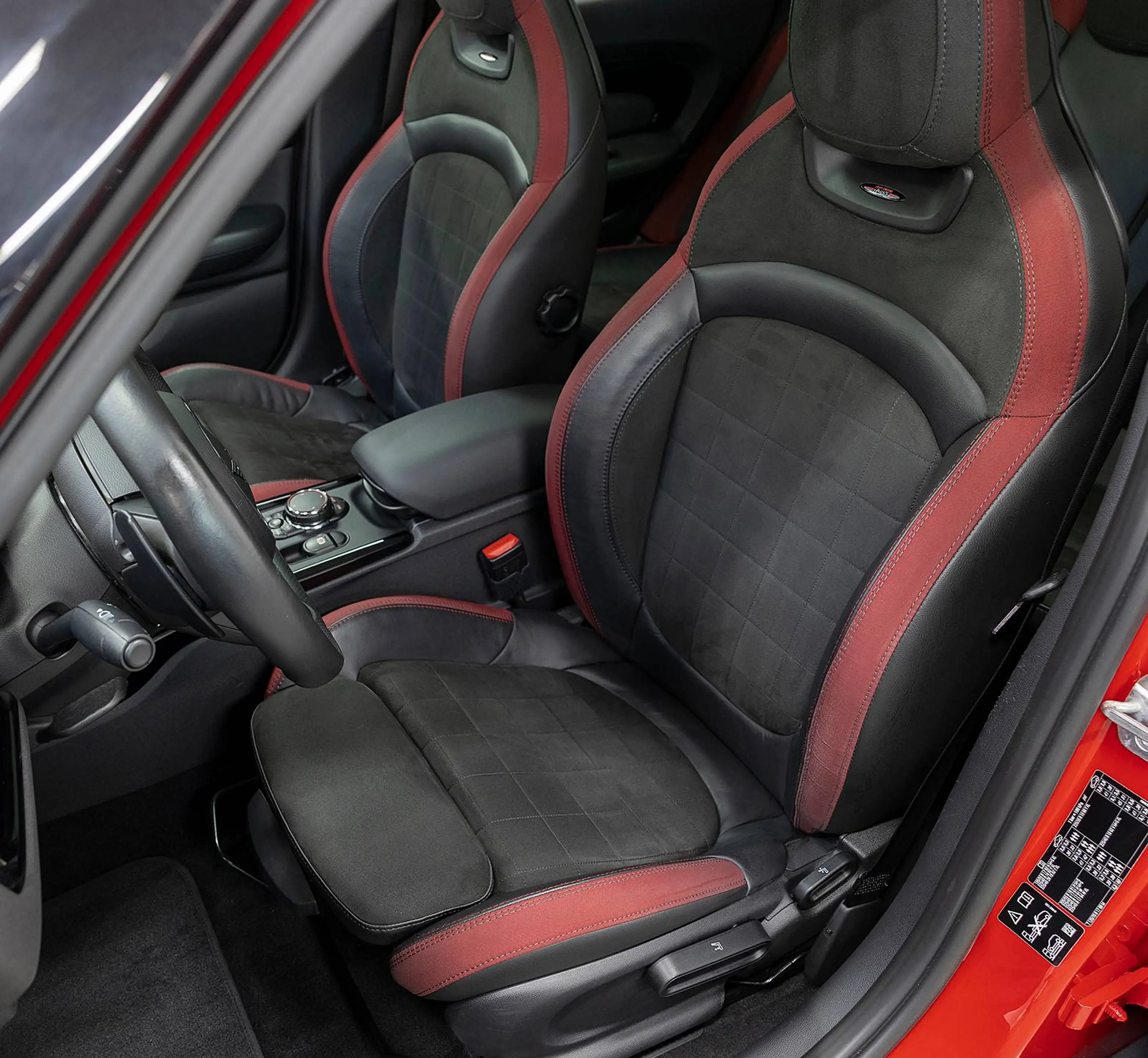 MINI Cooper SD Clubman All4 CHILLI JCW SPORT SAG LED NAV-XL AG TEMP PANO KEY DAB 18" — photo 6