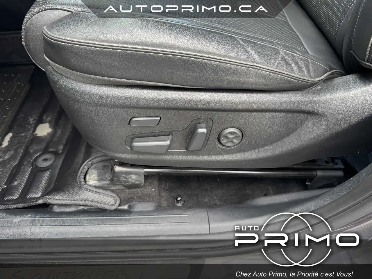 Hyundai SANTA FE photo Hyundai SANTA FE