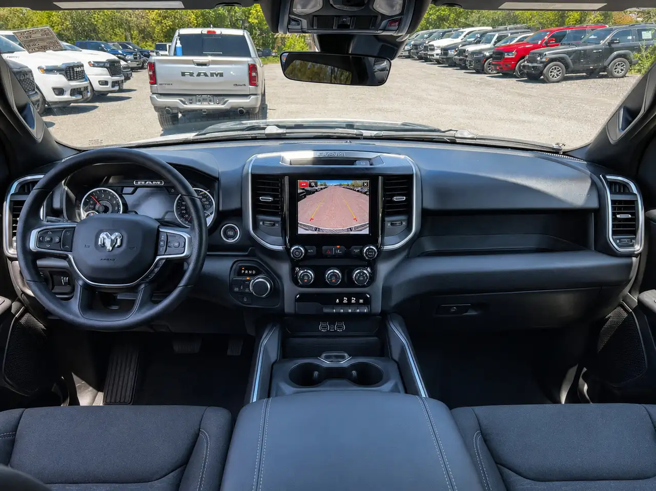RAM 1500 снимка RAM 1500