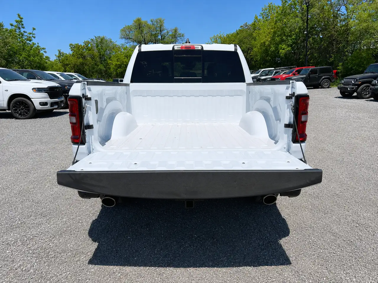 RAM 1500 снимка RAM 1500