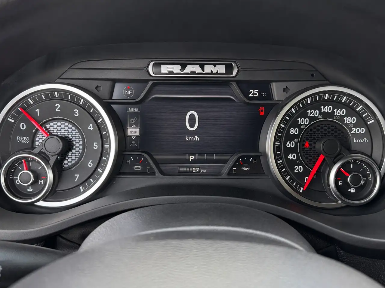 RAM 1500 снимка RAM 1500