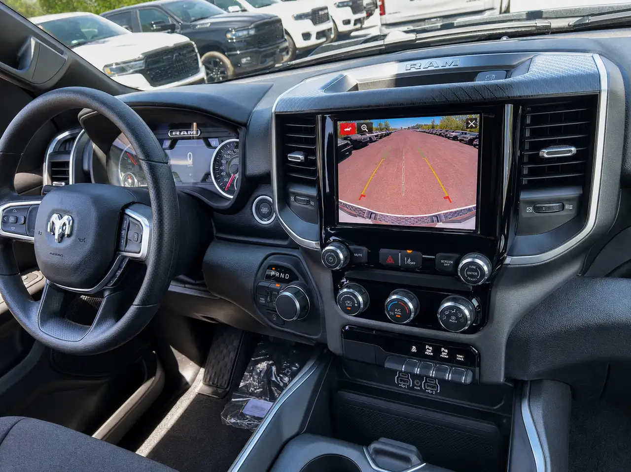 RAM 1500 снимка RAM 1500