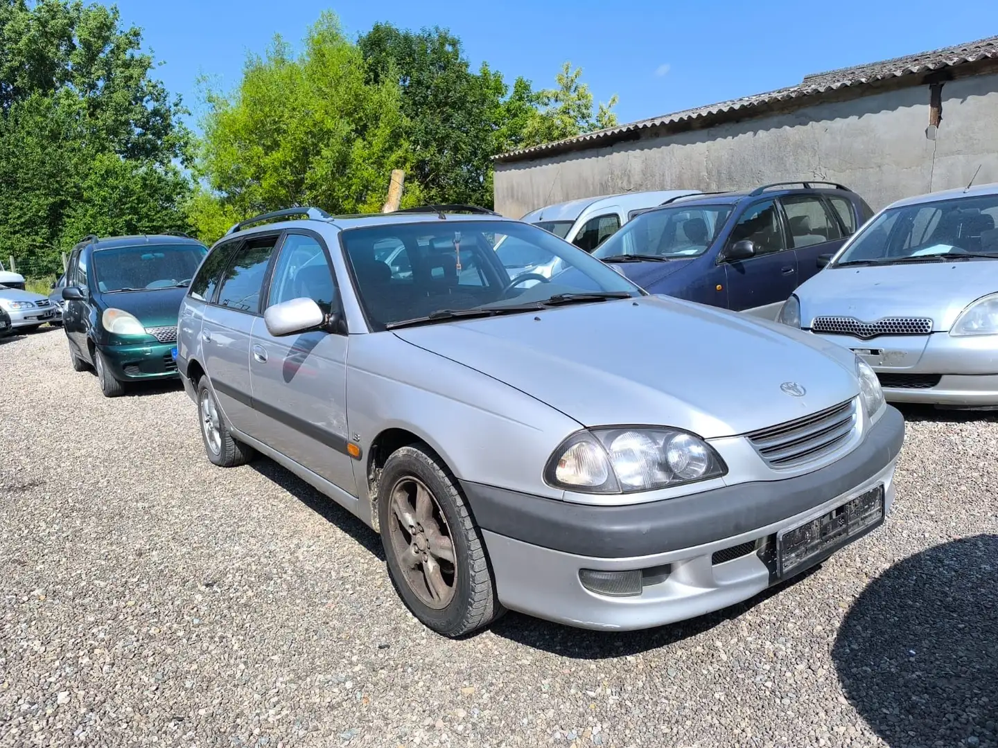 Toyota Avensis 1.8 Combi linea sol Zilver - 2