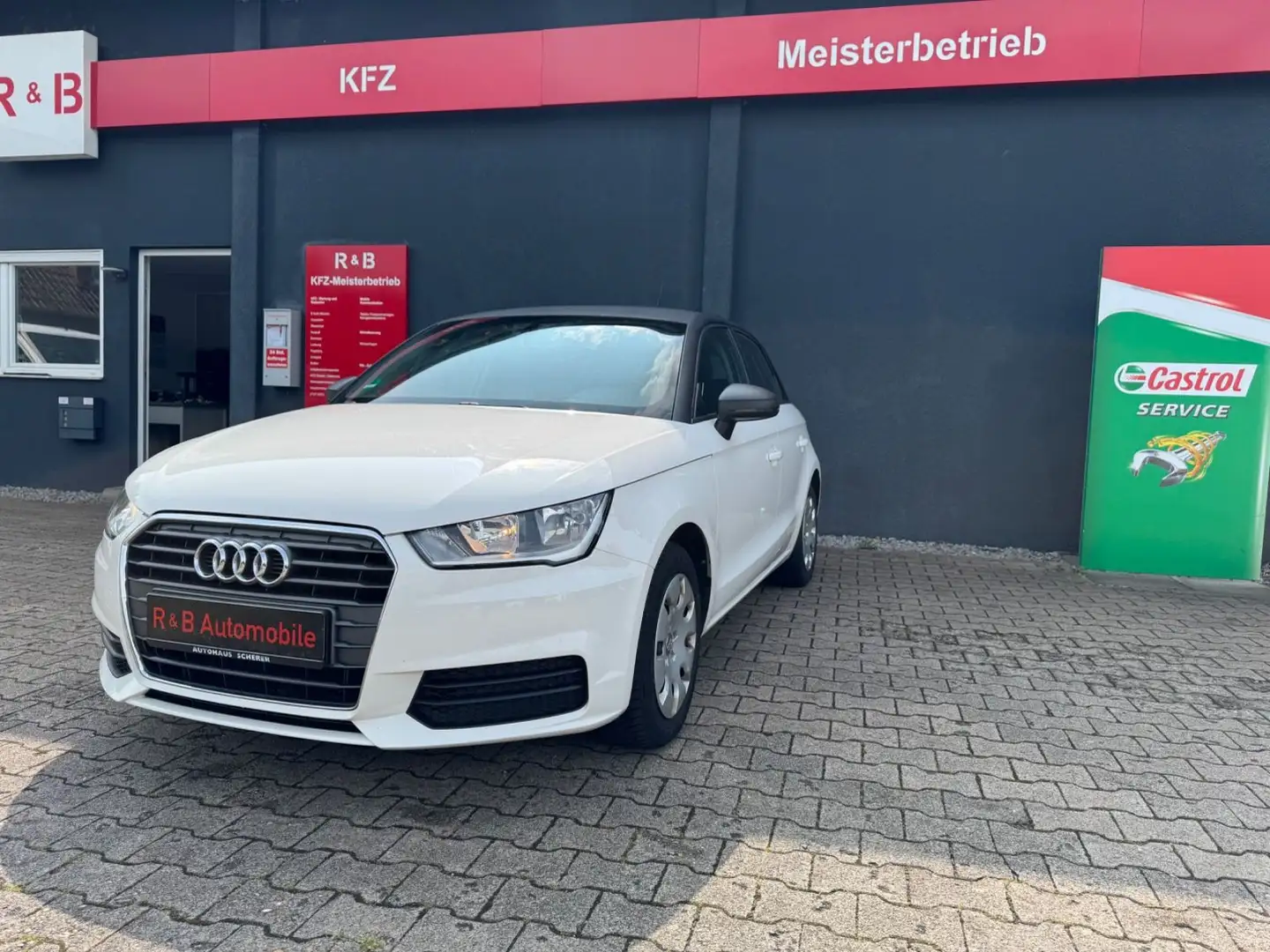 Audi A1 Sportback basis*5-Türig*Navi* Blanc - 1