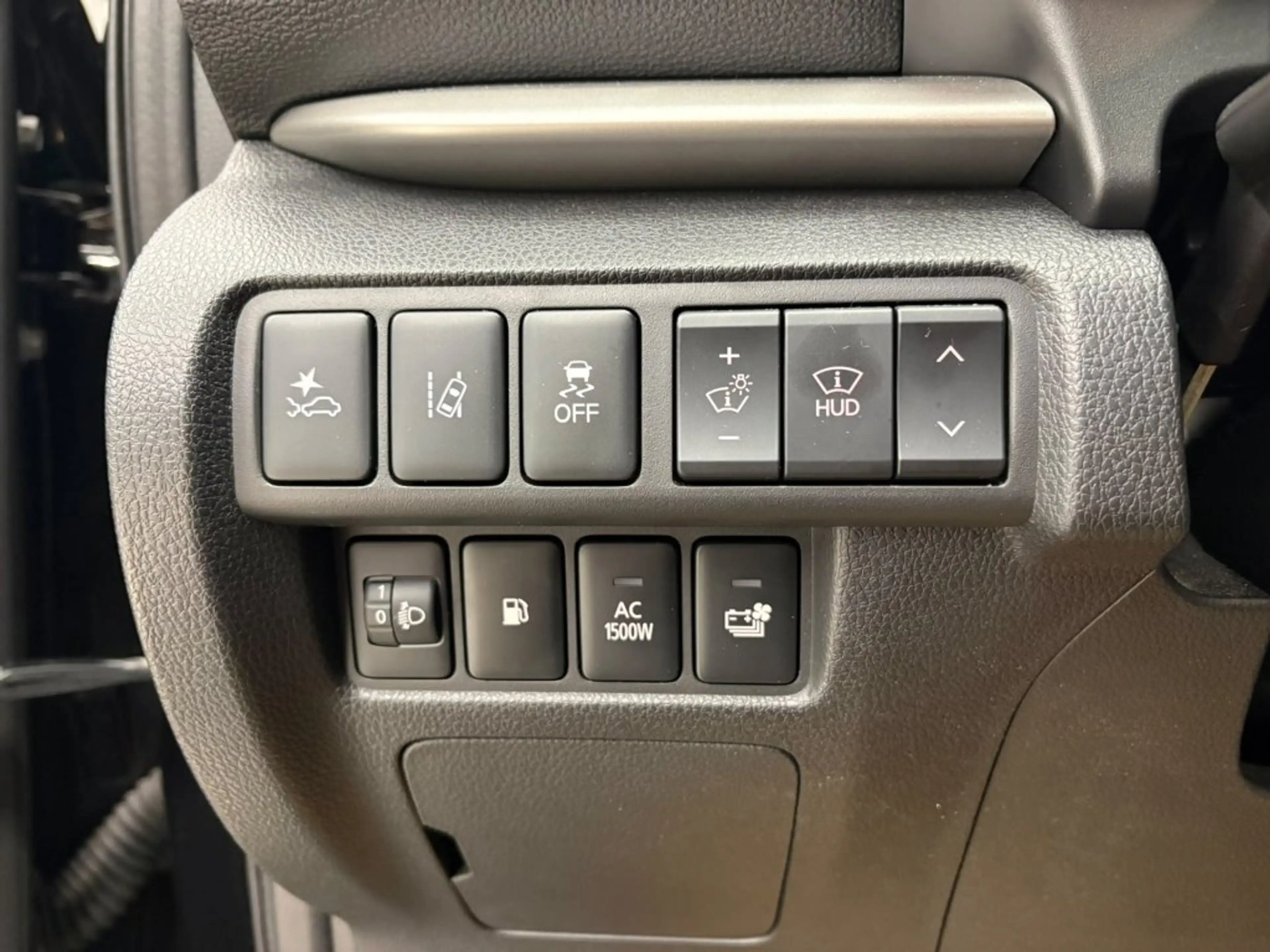 Mitsubishi Eclipse Cross PHEV 2,4 4WD Diamond 220V Leder Schwarz 23 — photo 13
