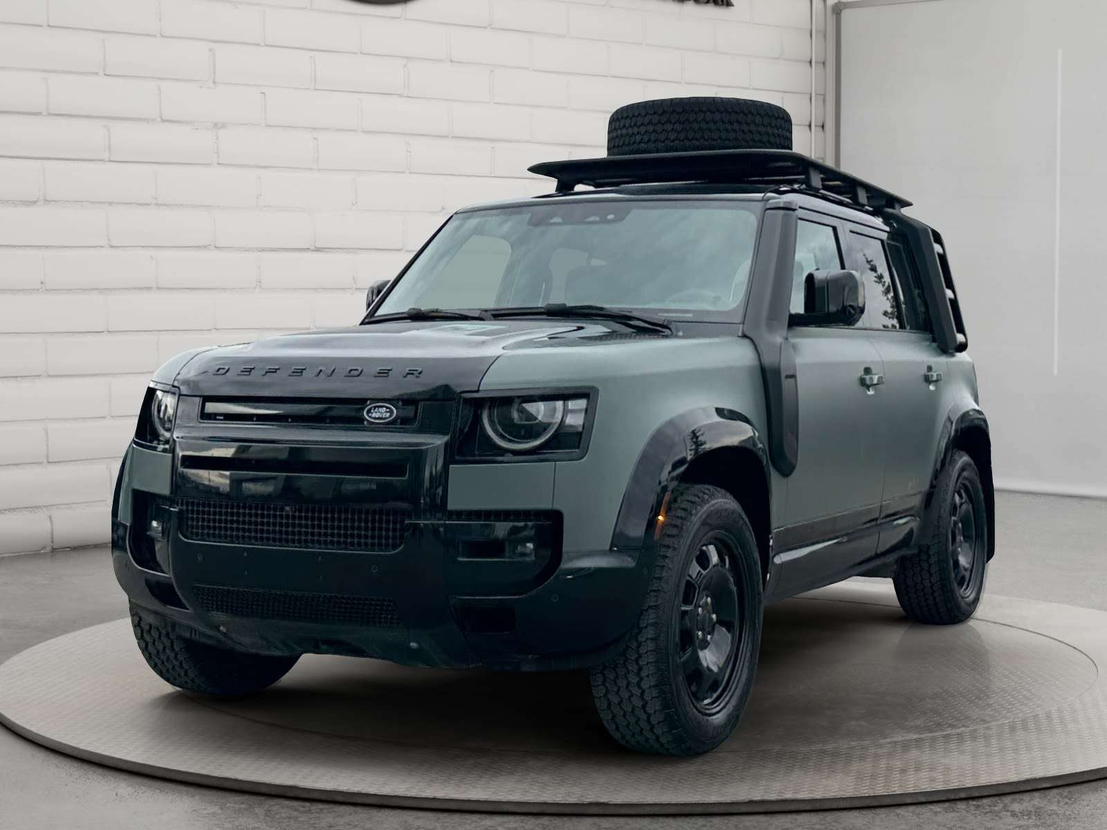 2026 Land Rover Defender ORIGINAL PRICE $124,753 - CERTIFIED -RATES FROM 4.99%