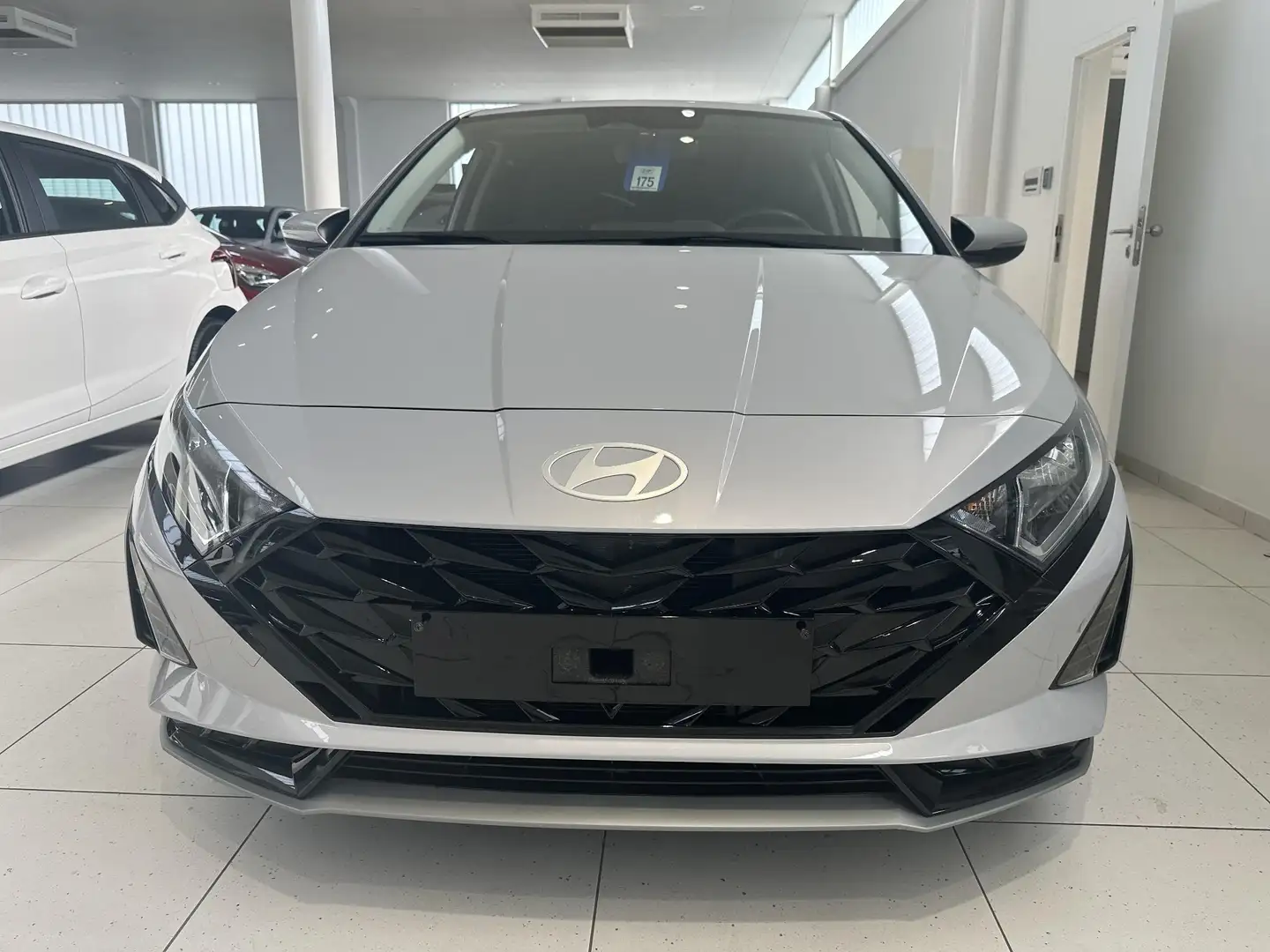 Hyundai i20 Twist#1 Grijs - 2