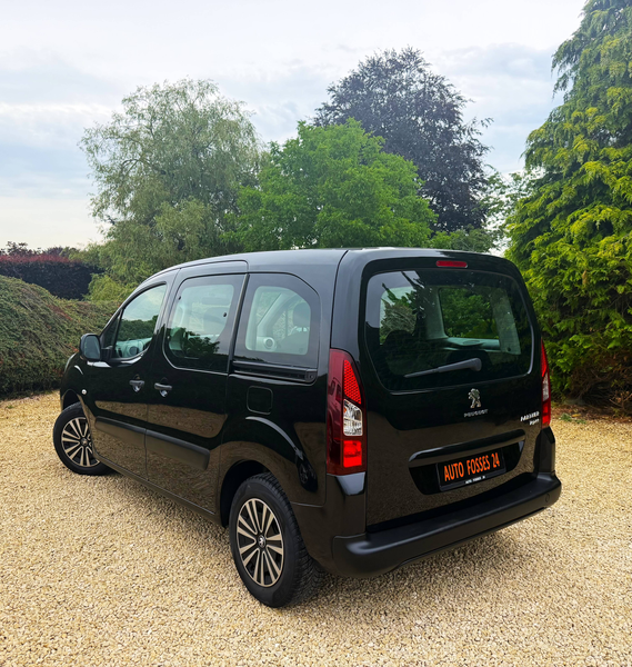 Peugeot Partner Partner Tepee 1.6 HDi 75 CV Multispace 5 PLACES PREMIER PROPRIETAIRE GARANTIE 1 AN AIRCO 117.000 KM !!!! — photo 13