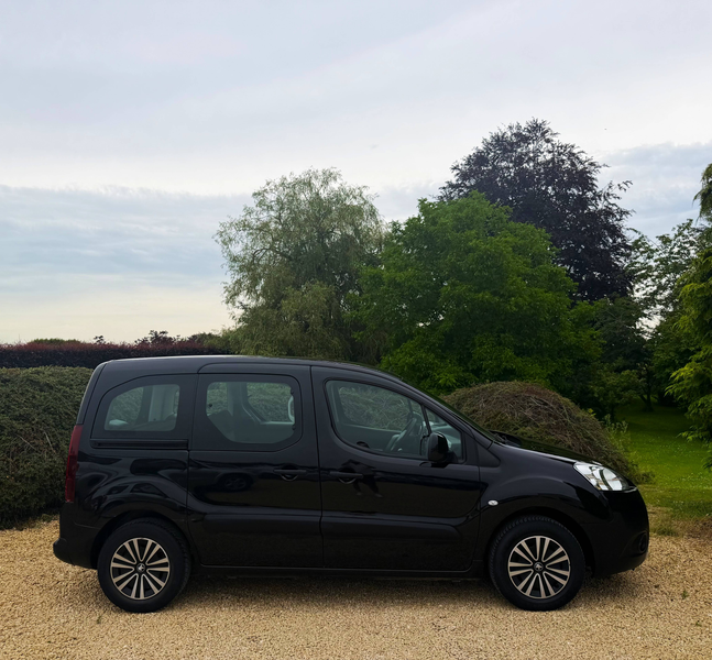Peugeot Partner Partner Tepee 1.6 HDi 75 CV Multispace 5 PLACES PREMIER PROPRIETAIRE GARANTIE 1 AN AIRCO 117.000 KM !!!! — photo 11