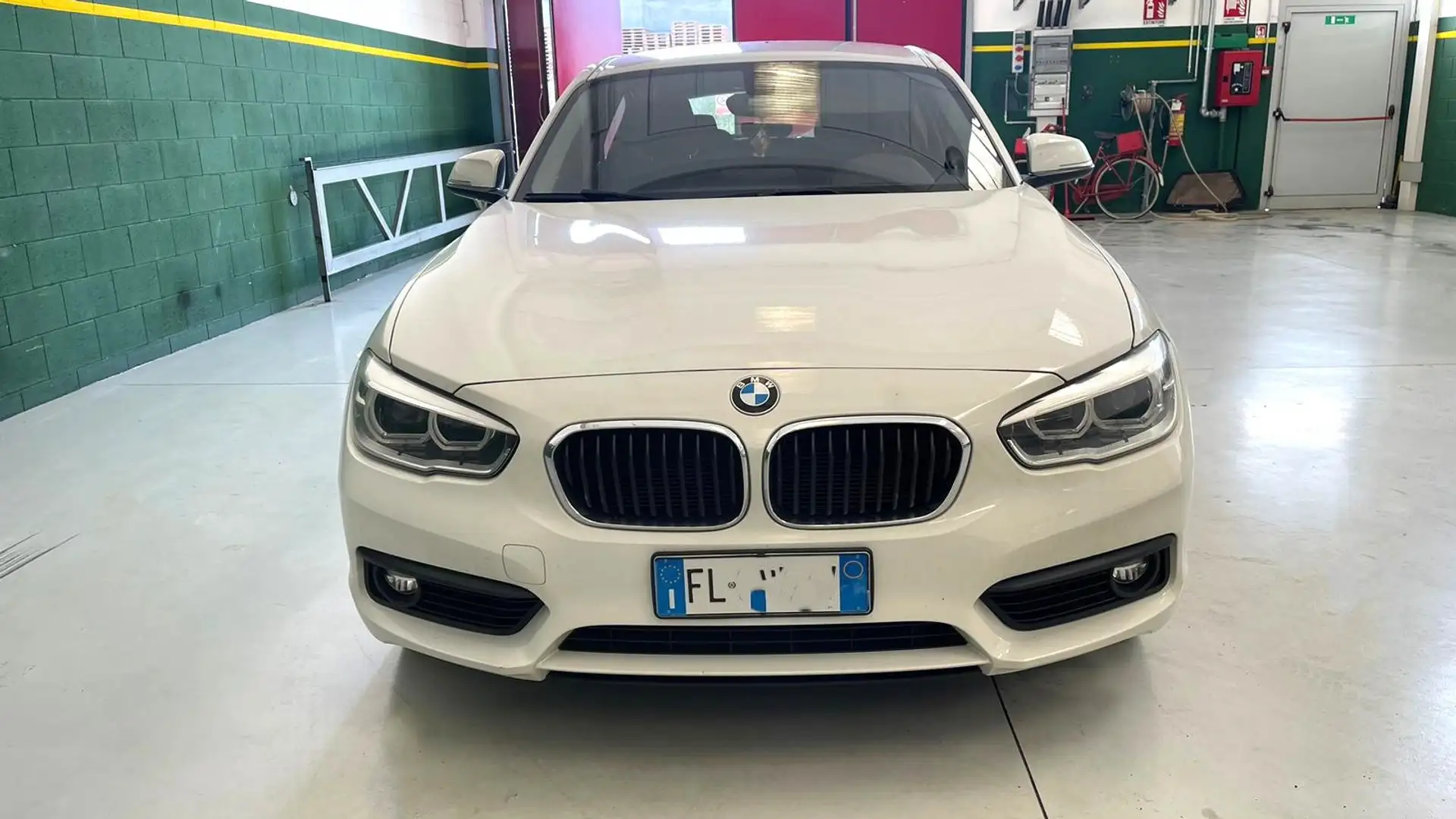 BMW 118 118d 5p. Urban - SPLENDIDA - TAGLIANDATA Bianco - 2