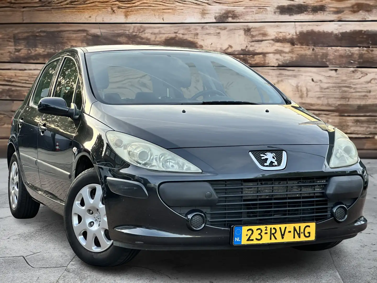 Peugeot 307 1.4-16V XR | Koude Airco | Zeer netjes | Nieuw APK Zwart - 2