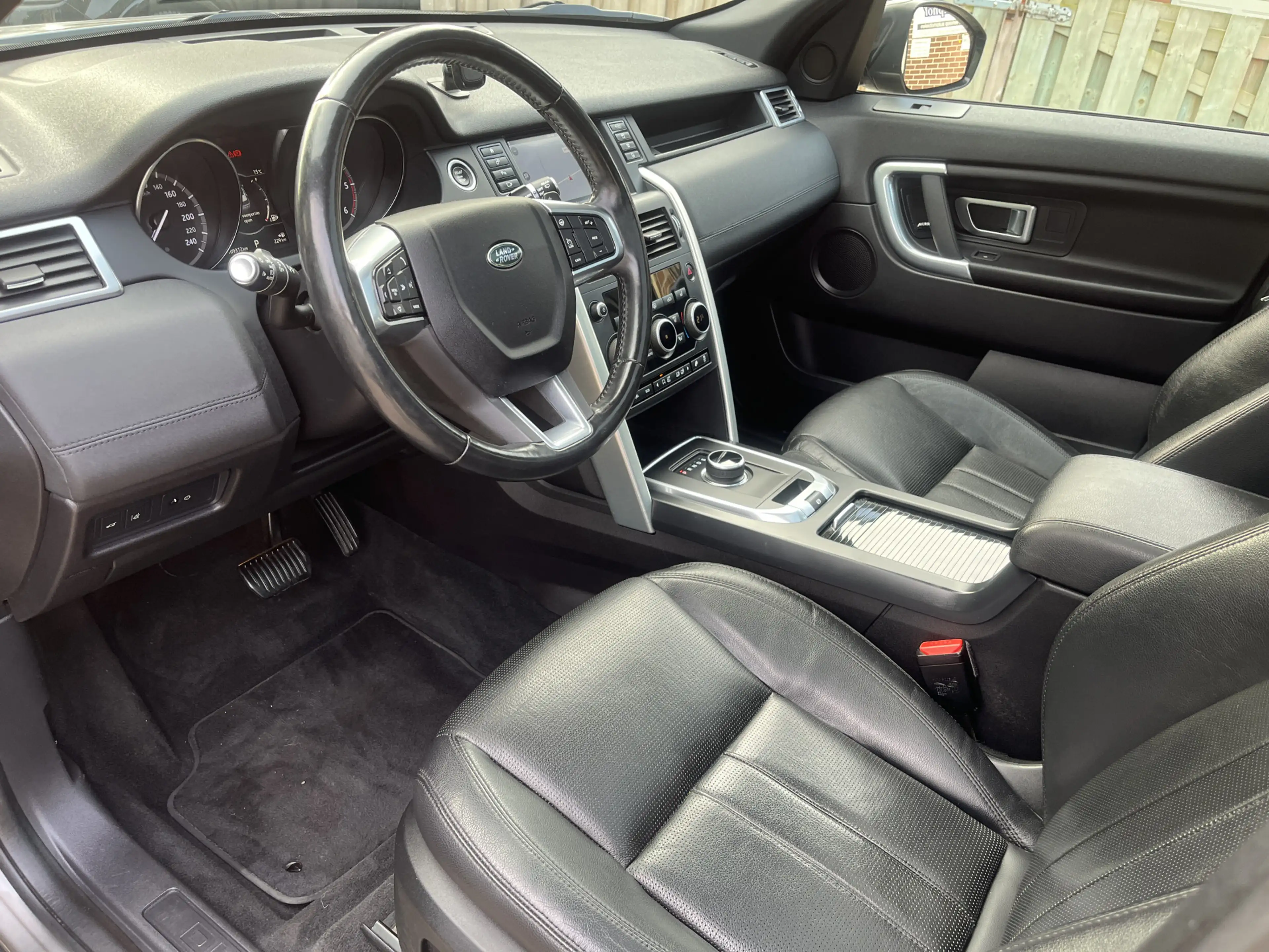 Land Rover Discovery Sport 2.0 TD4 HSE Luxury Panodak Leer — photo 5