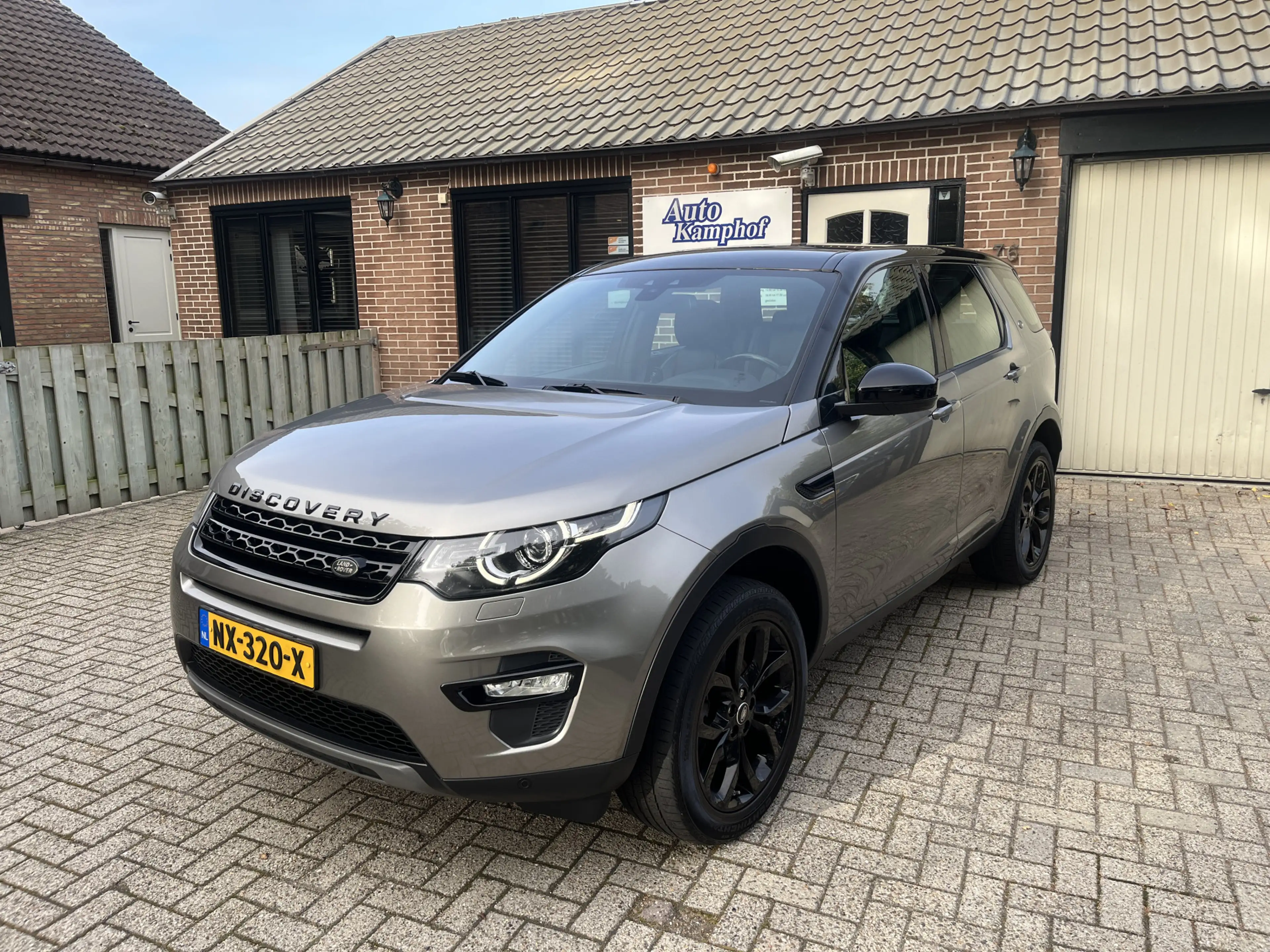 Land Rover Discovery Sport 2.0 TD4 HSE Luxury Panodak Leer — photo 2