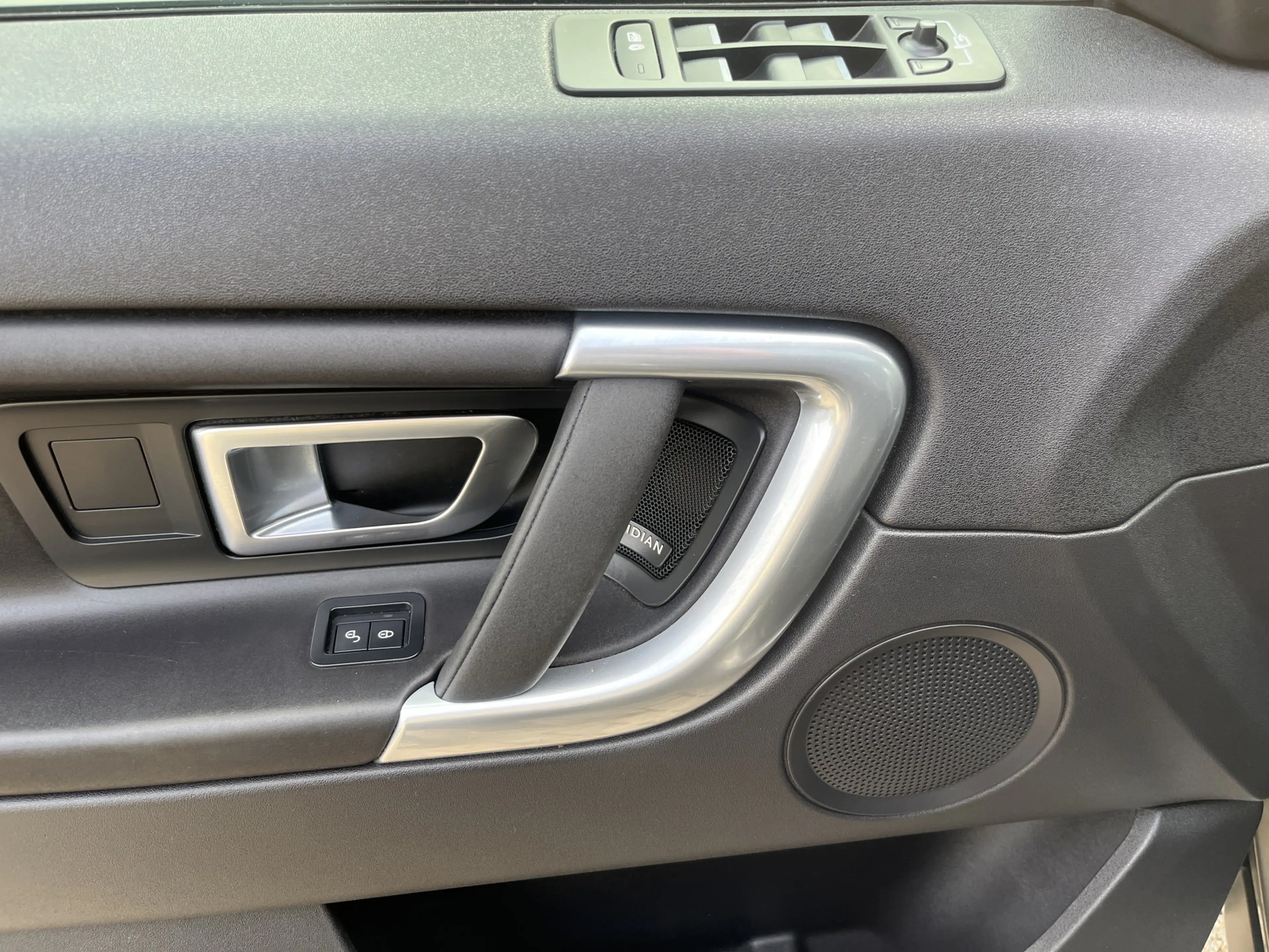 Land Rover Discovery Sport 2.0 TD4 HSE Luxury Panodak Leer — photo 6