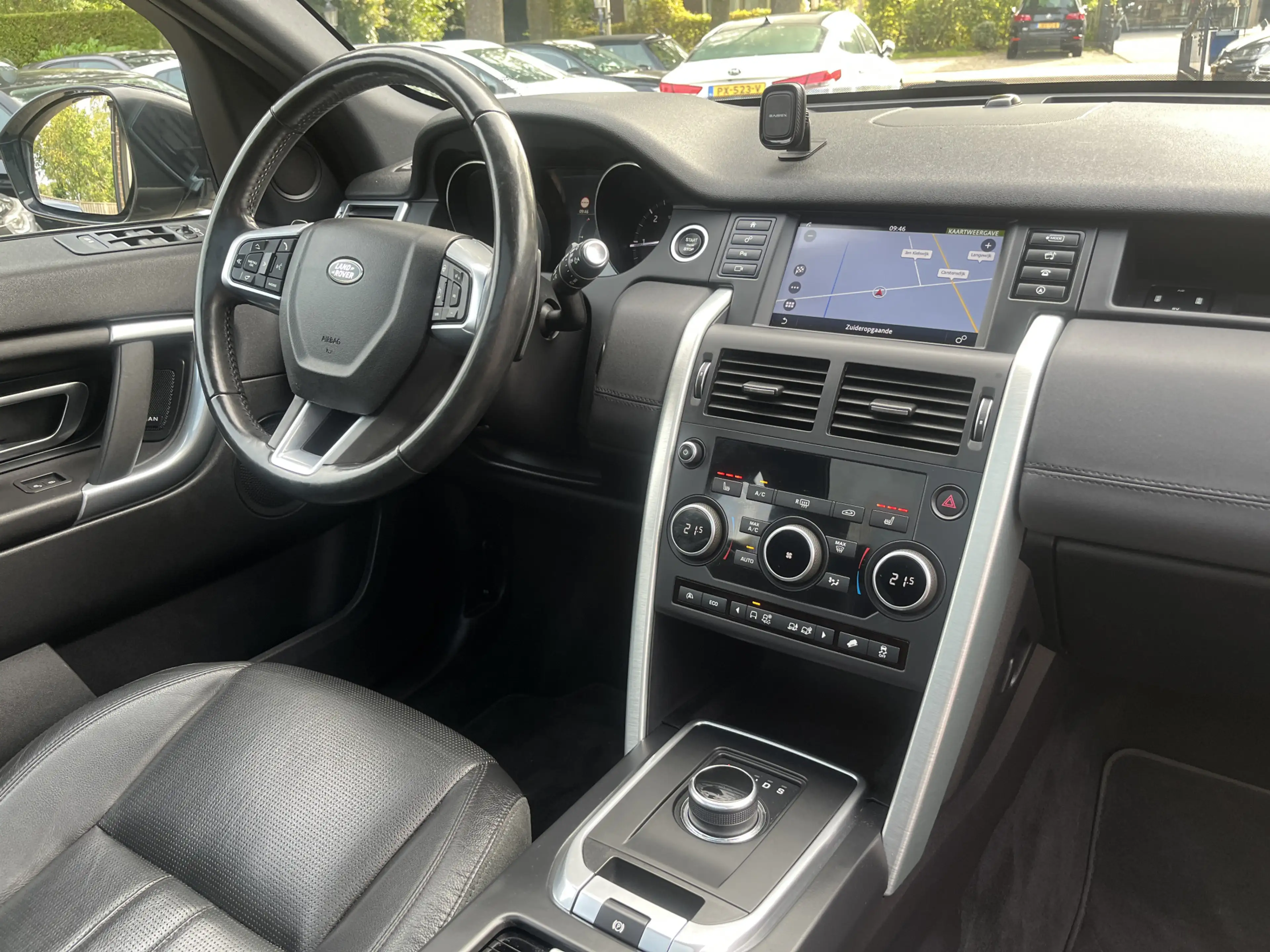 Land Rover Discovery Sport 2.0 TD4 HSE Luxury Panodak Leer — photo 11