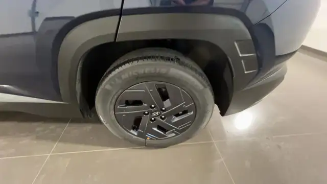 Hyundai Tucson view 18