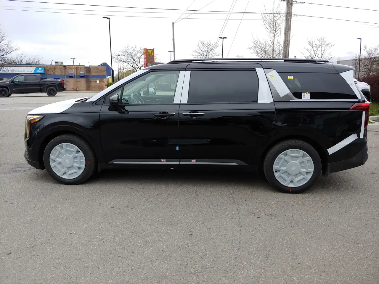 Kia Carnival снимка Kia Carnival