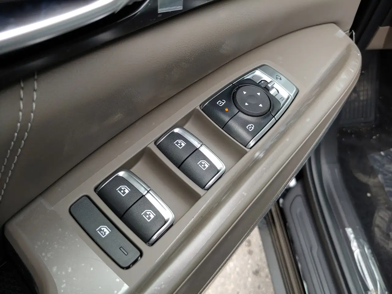 Kia Carnival снимка Kia Carnival