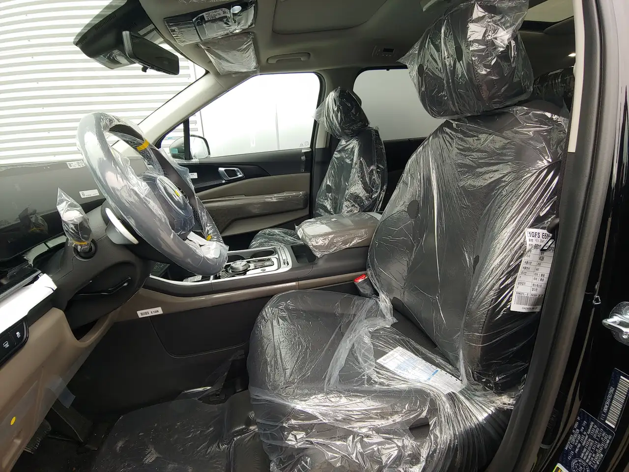 Kia Carnival снимка Kia Carnival