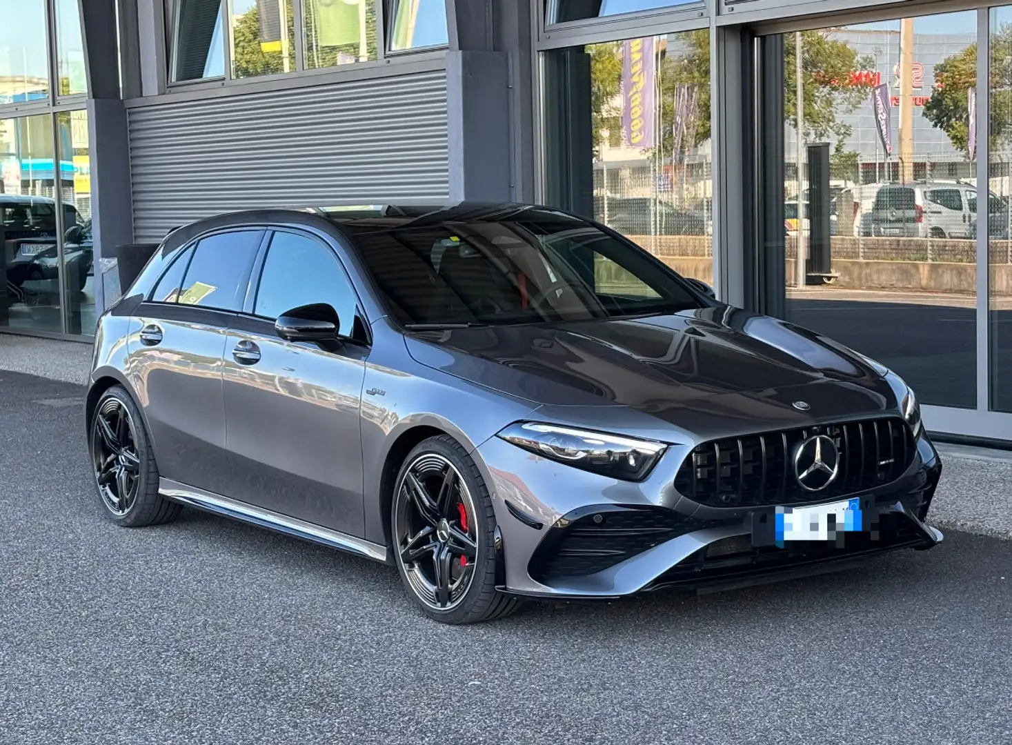Mercedes-Benz A 35 AMG Line Premium Plus 4matic auto - 1