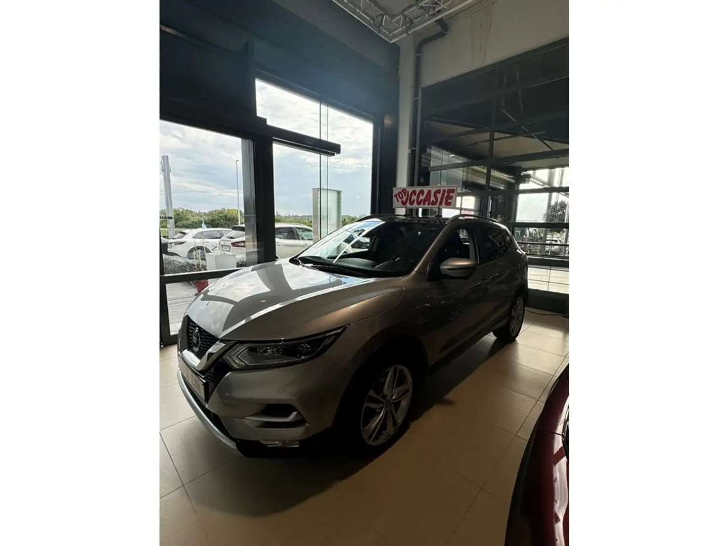 Nissan Qashqai 1.3 DIG-T N-CONNECTA Zilver - 2