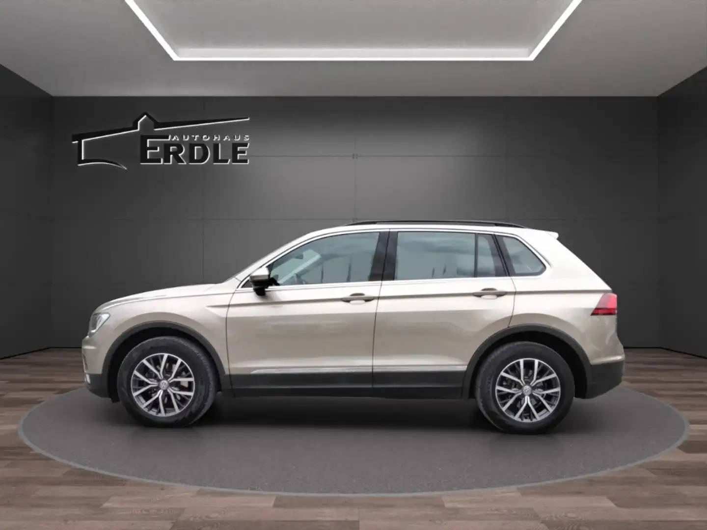 Volkswagen Tiguan Comfortline 2.0 TDI DSG 4Motion *AHK *NAVI Beige - 2