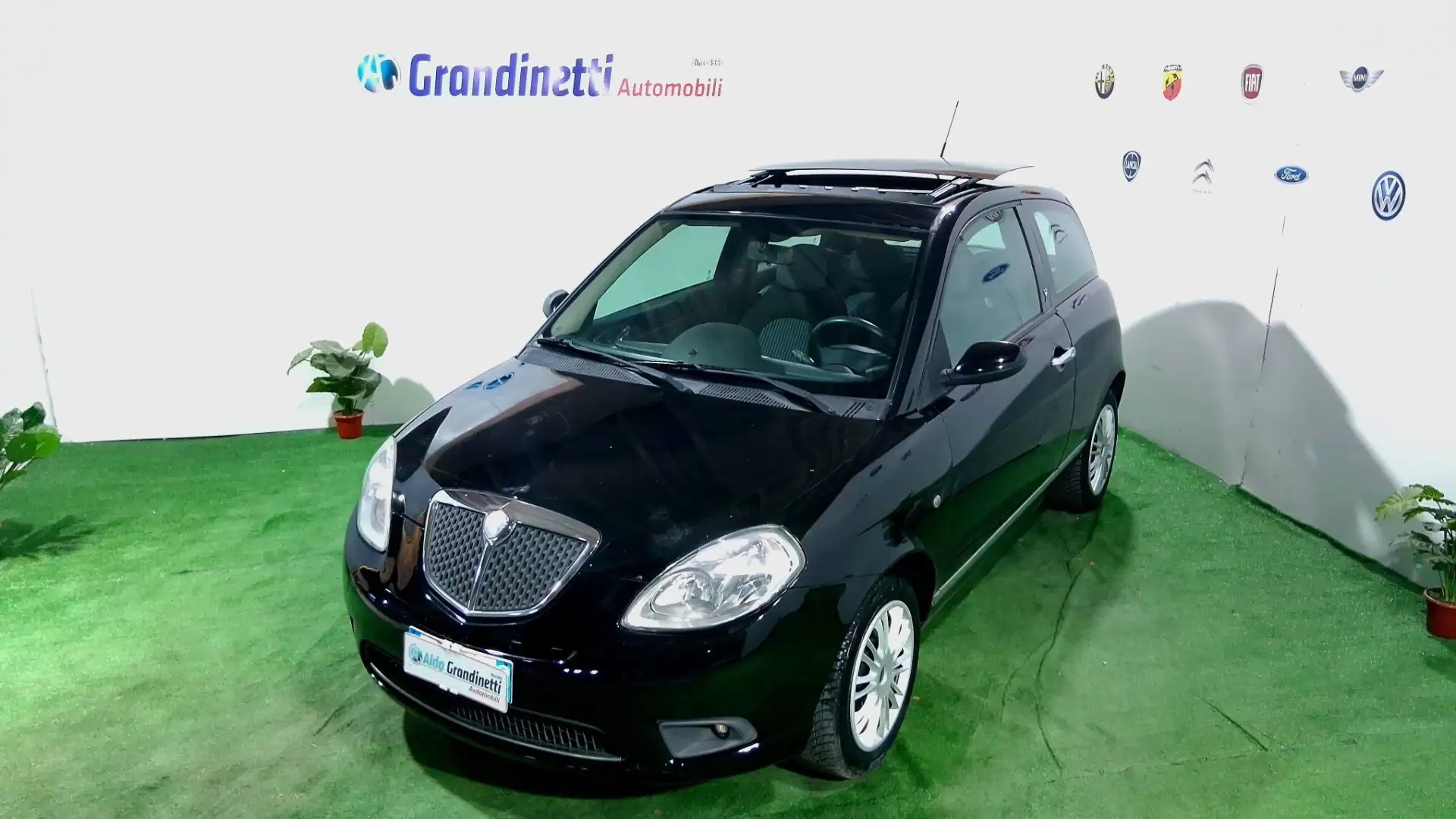 Lancia Ypsilon Ypsilon 1.3 MJT 90 CV Oro Bianco Zwart - 1