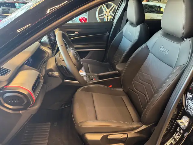 Jeep Avenger view 9