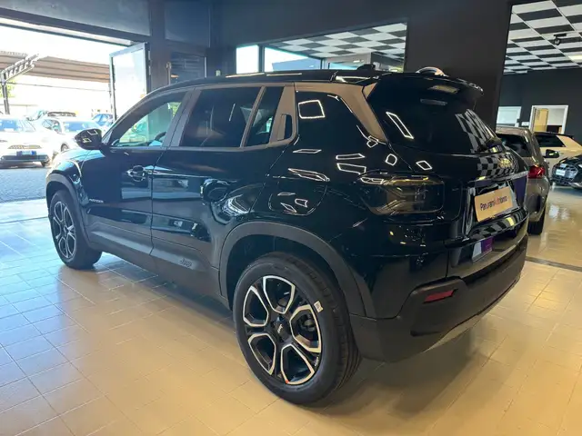 Jeep Avenger view 3