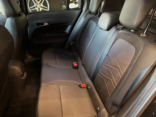Jeep Avenger view 14
