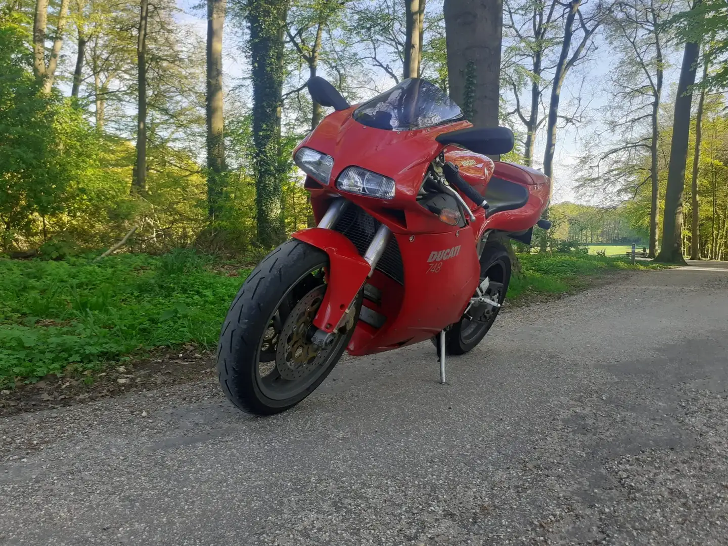 Ducati 748 Rood - 1