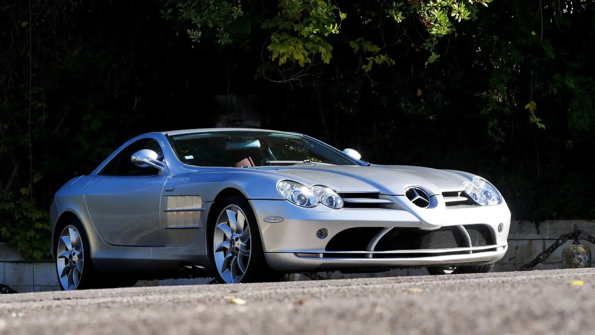 Mercedes-Benz SLR McLaren Grau - 2