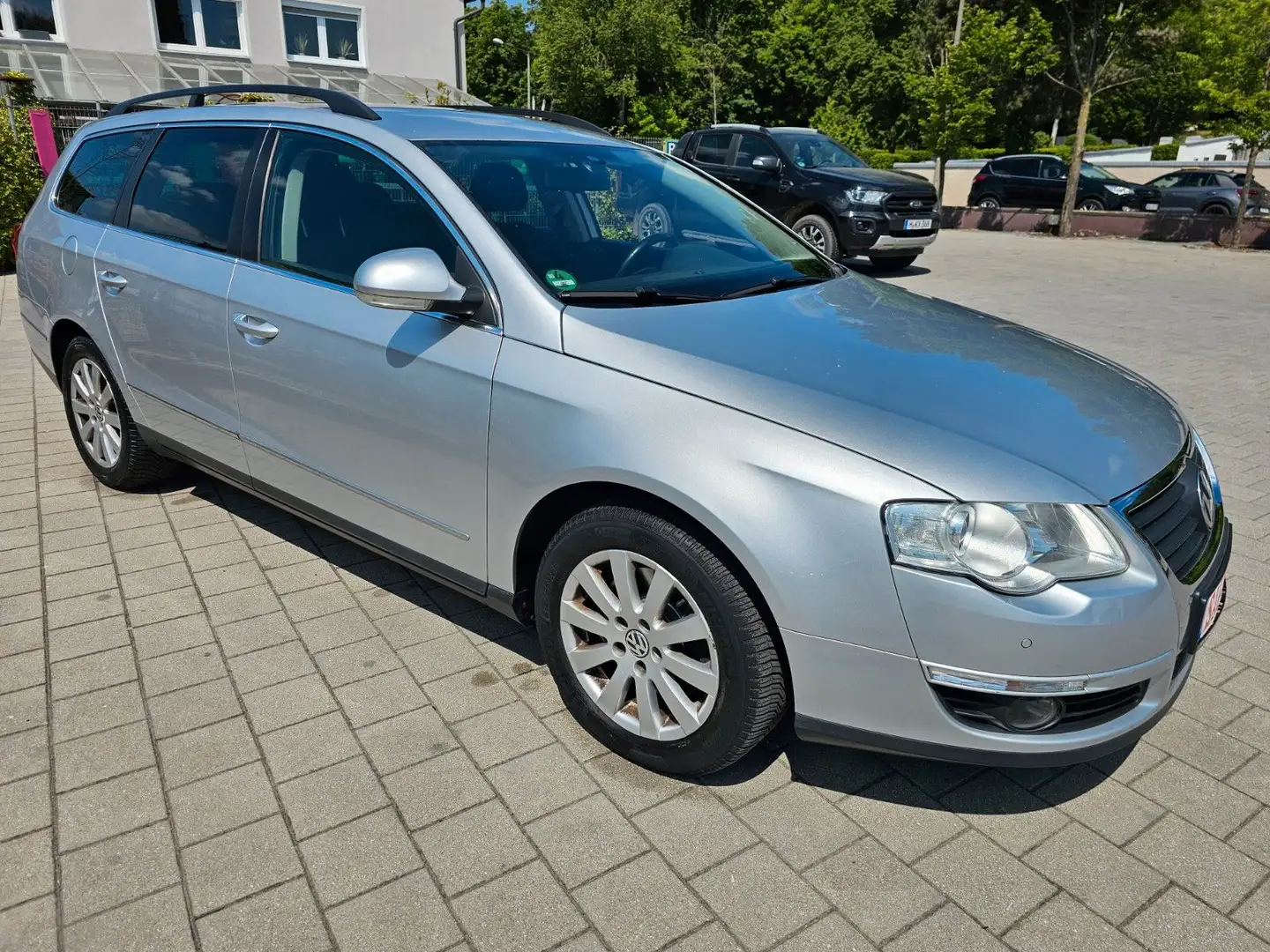 Volkswagen Passat Variant DSG Automatik / TÜV 10/26 / TOP Plateado - 2