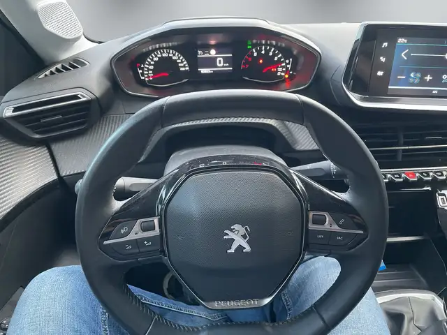 Peugeot 208 view 14