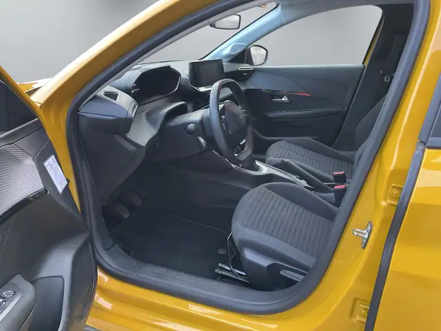 Peugeot 208 view 11