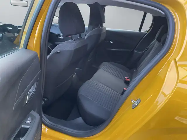 Peugeot 208 view 12