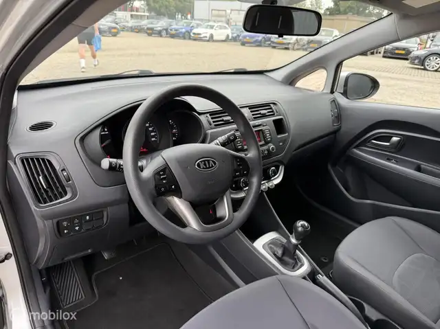 Kia Rio view 11