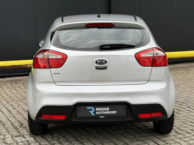 Kia Rio view 8